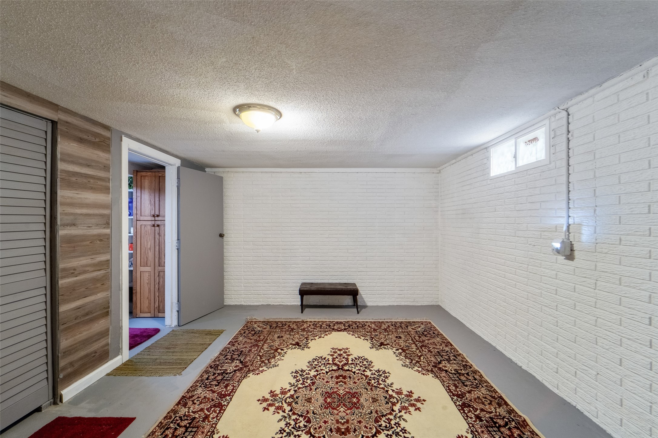 327 E 11th Street, Newton, Iowa image 30