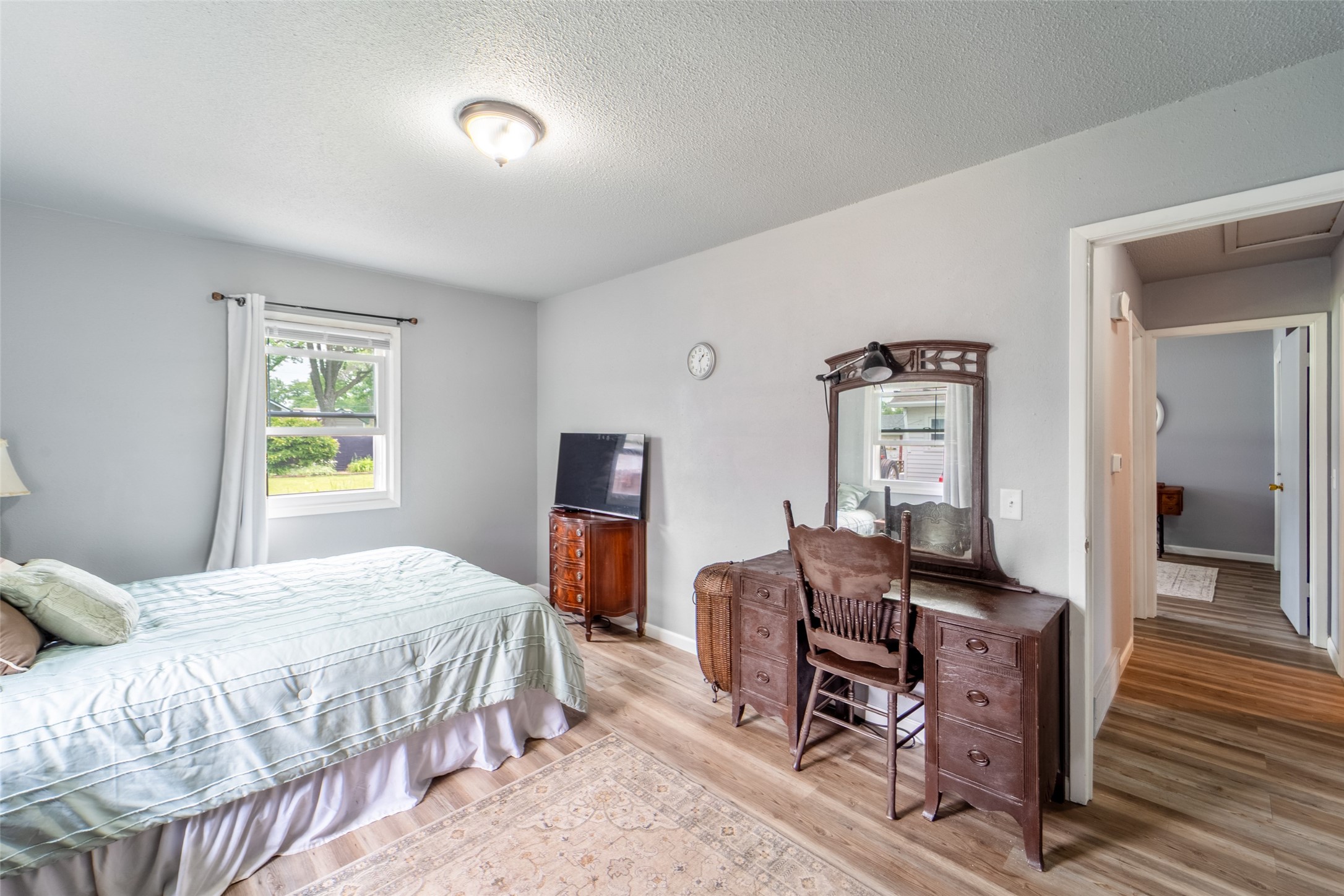 327 E 11th Street, Newton, Iowa image 13