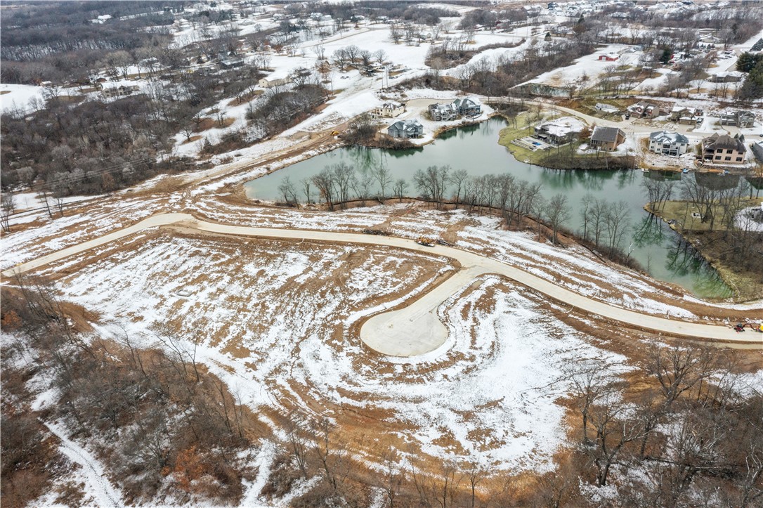 1030 Arbor Woods Drive, Pleasant Hill, Iowa image 4