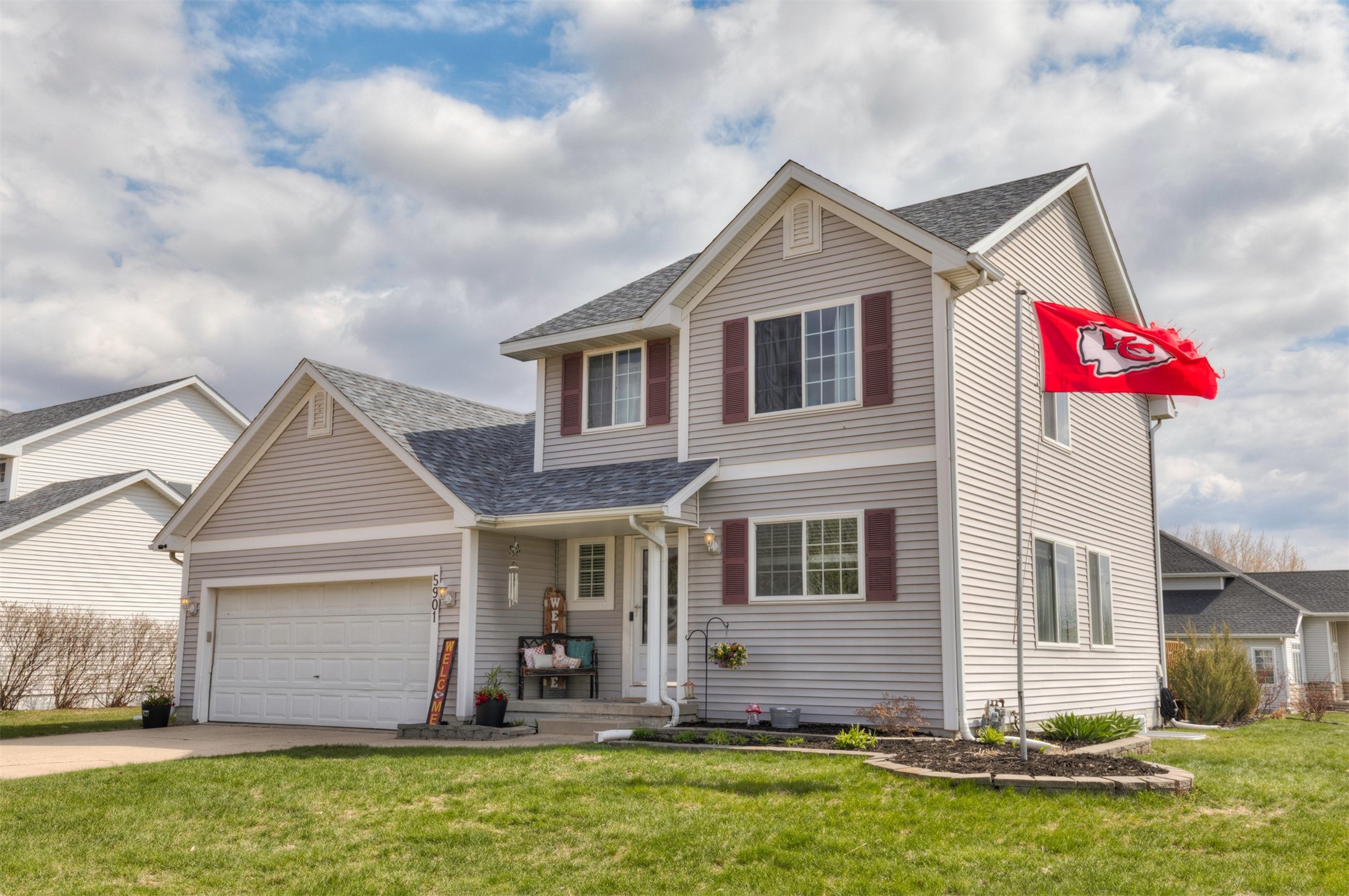 5901 NW 97th Street, Johnston, Iowa image 2