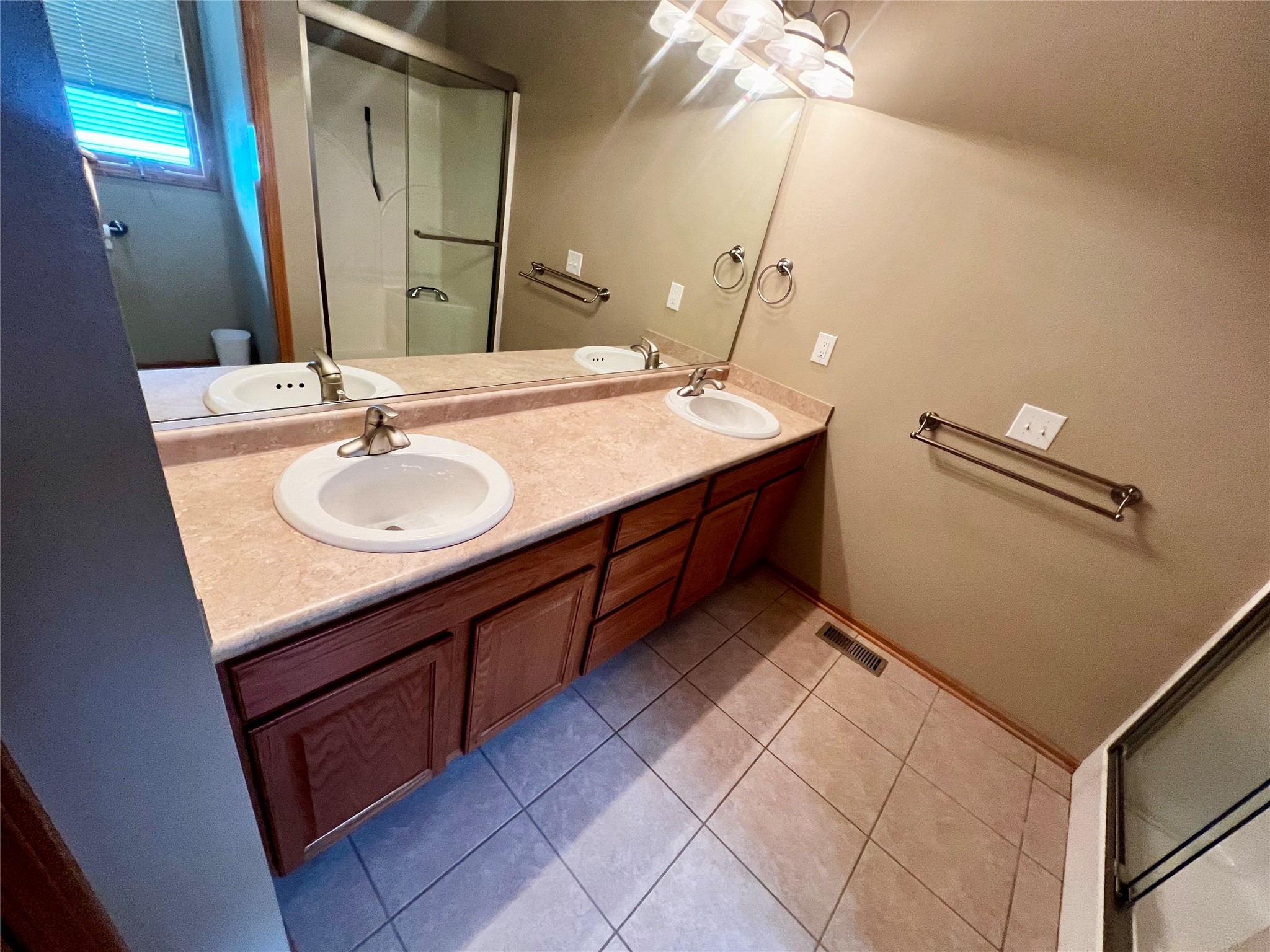 3309 Lily Lane, Marshalltown, Iowa image 15
