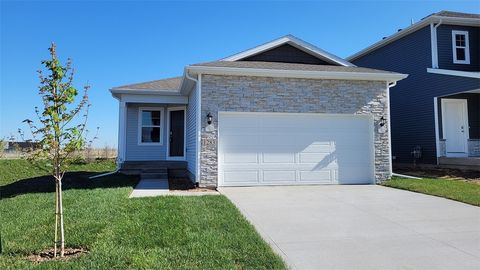 Single Family Residence in Waukee IA 1242 Williamsburg Lane.jpg