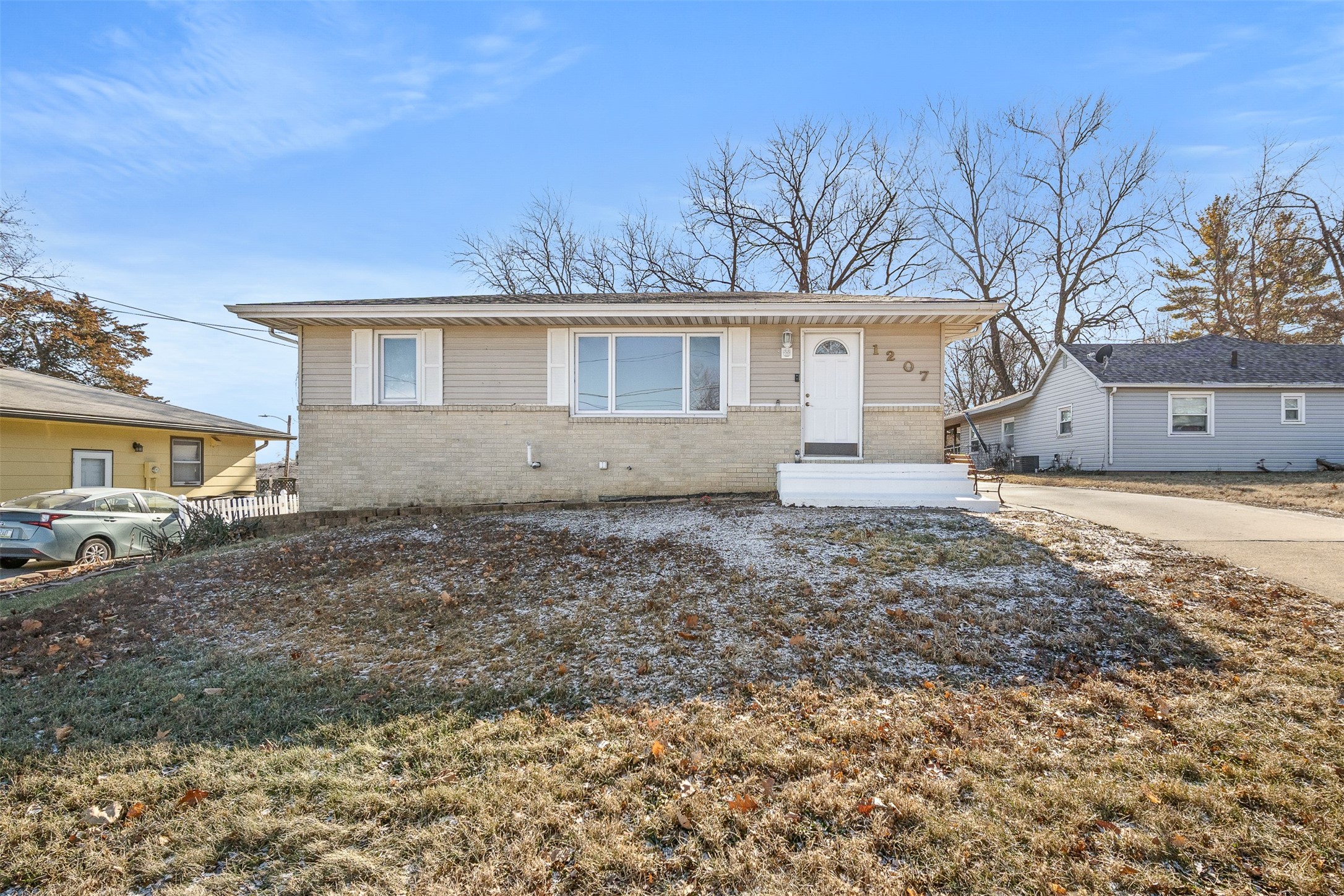 1207 E Watrous Avenue, Des Moines, Iowa image 1