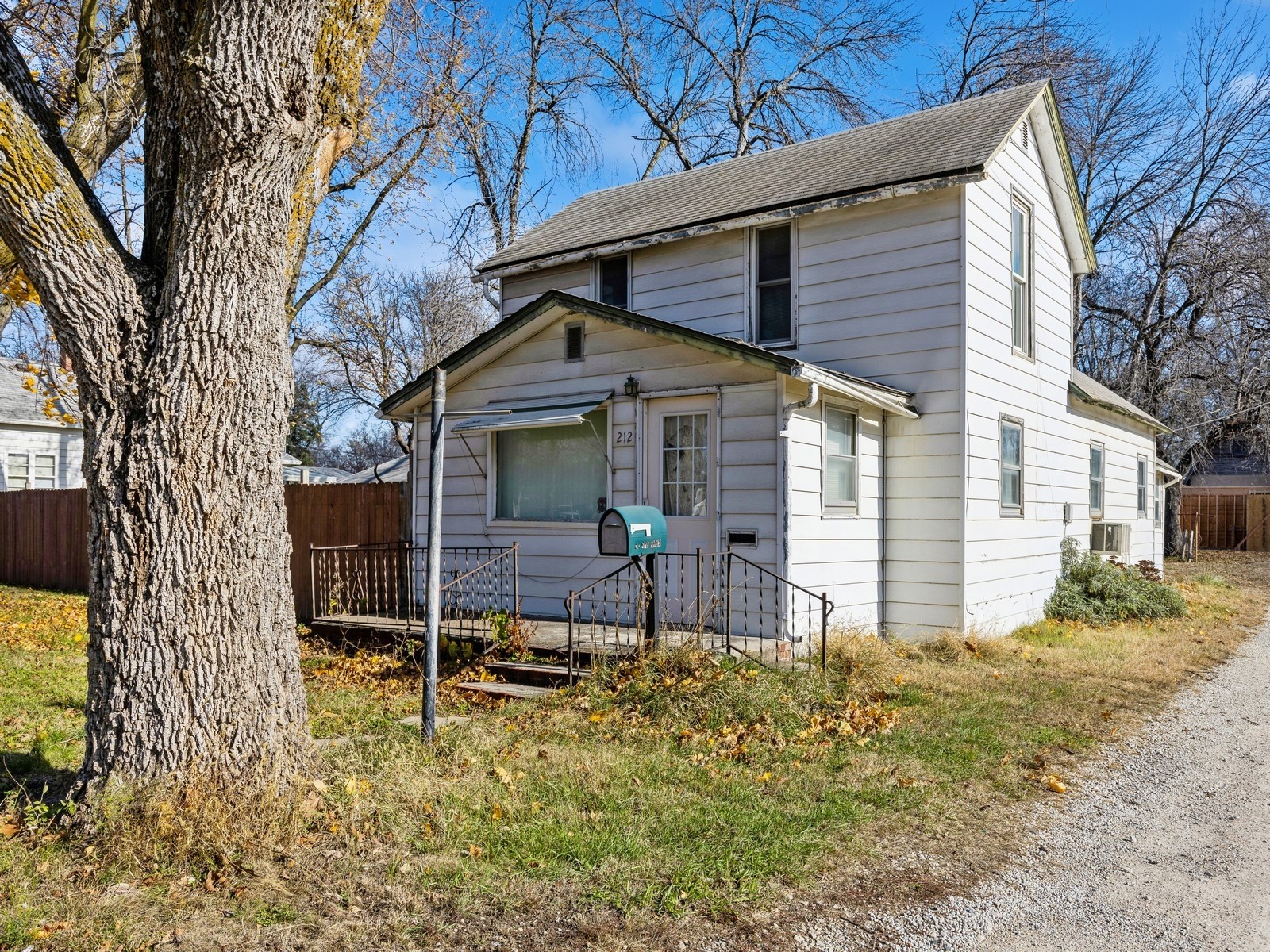 212 Nile Kinnick Drive, Adel, Iowa image 2