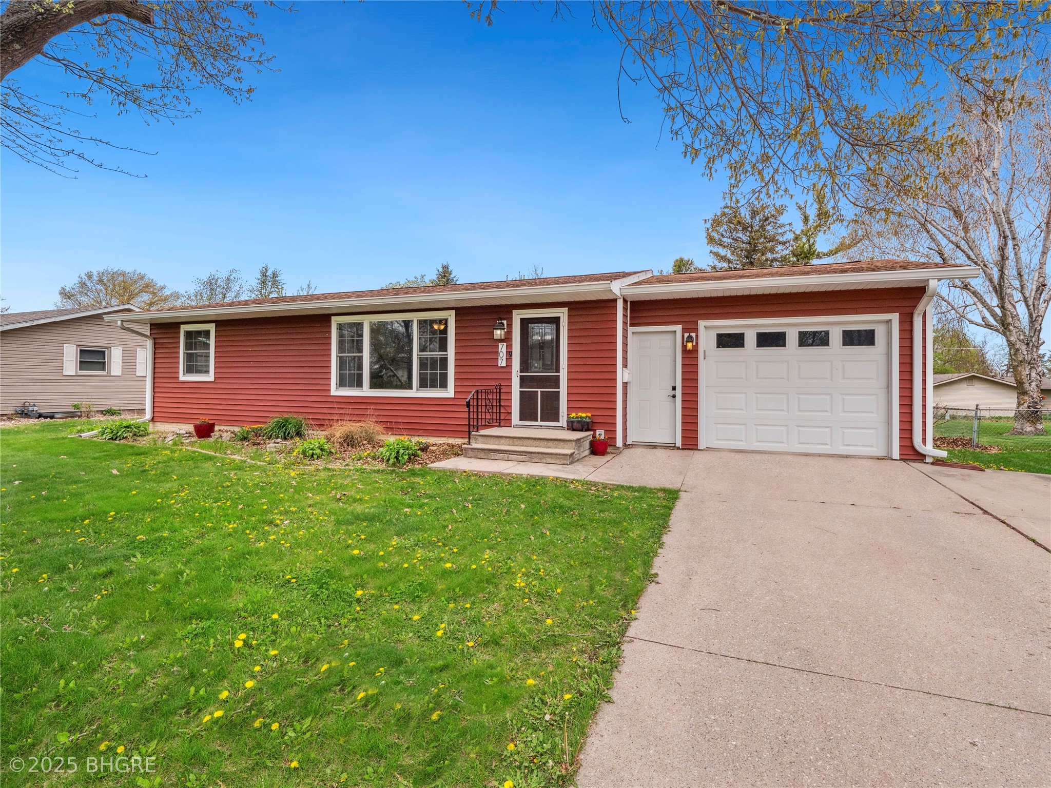 707 Arlington Drive, Marshalltown, Iowa image 1
