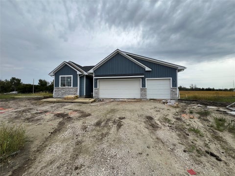 Homes For Sale - 413 NE Adams Avenue<br/> Elkhart, IA 50073