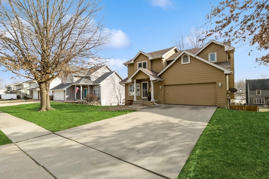 4870 Ashley Park Drive, West Des Moines, Iowa image 30