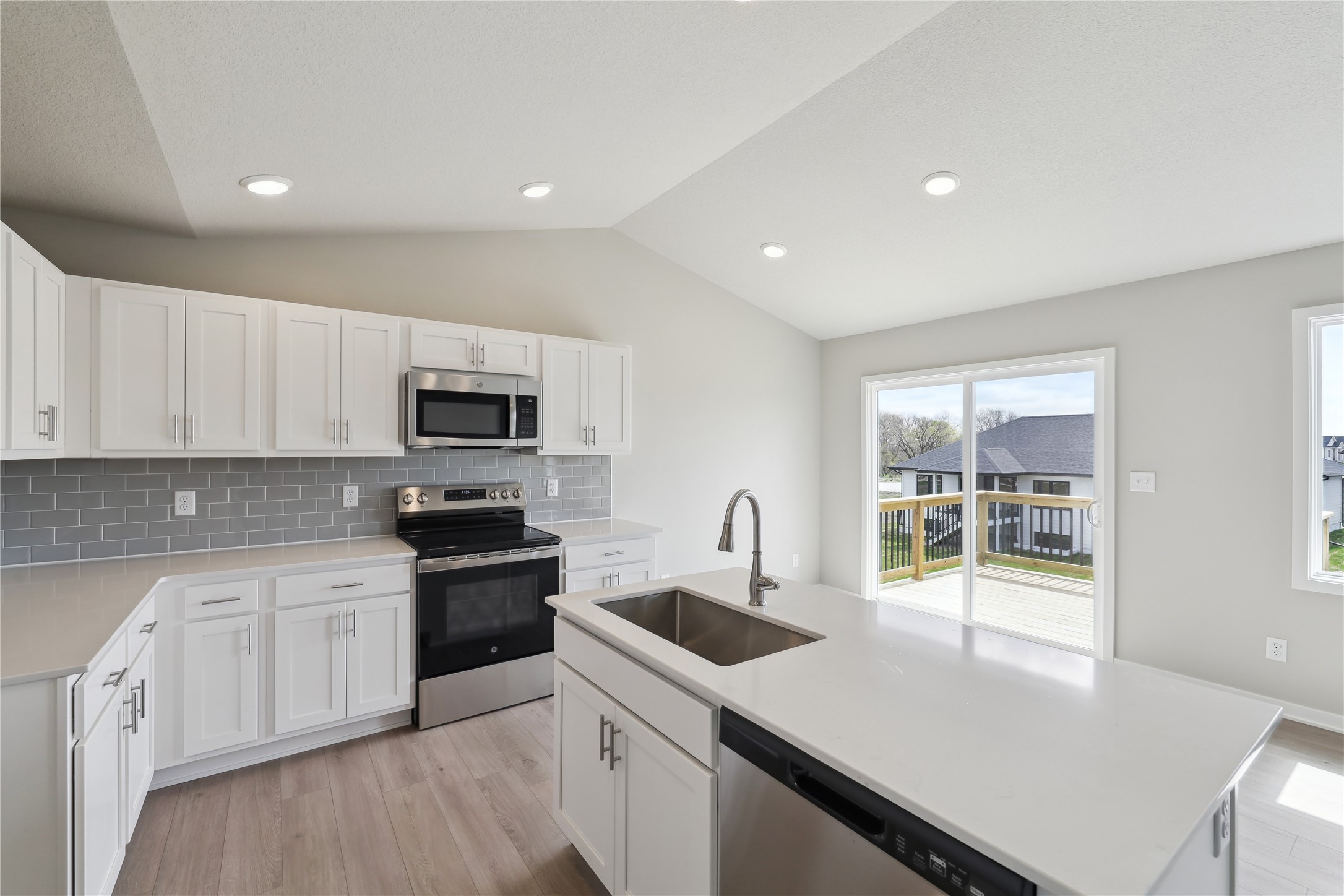 18026 Alpine Drive, Clive, Iowa image 5