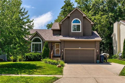 Single Family Residence in Urbandale IA 4808 64th Street.jpg