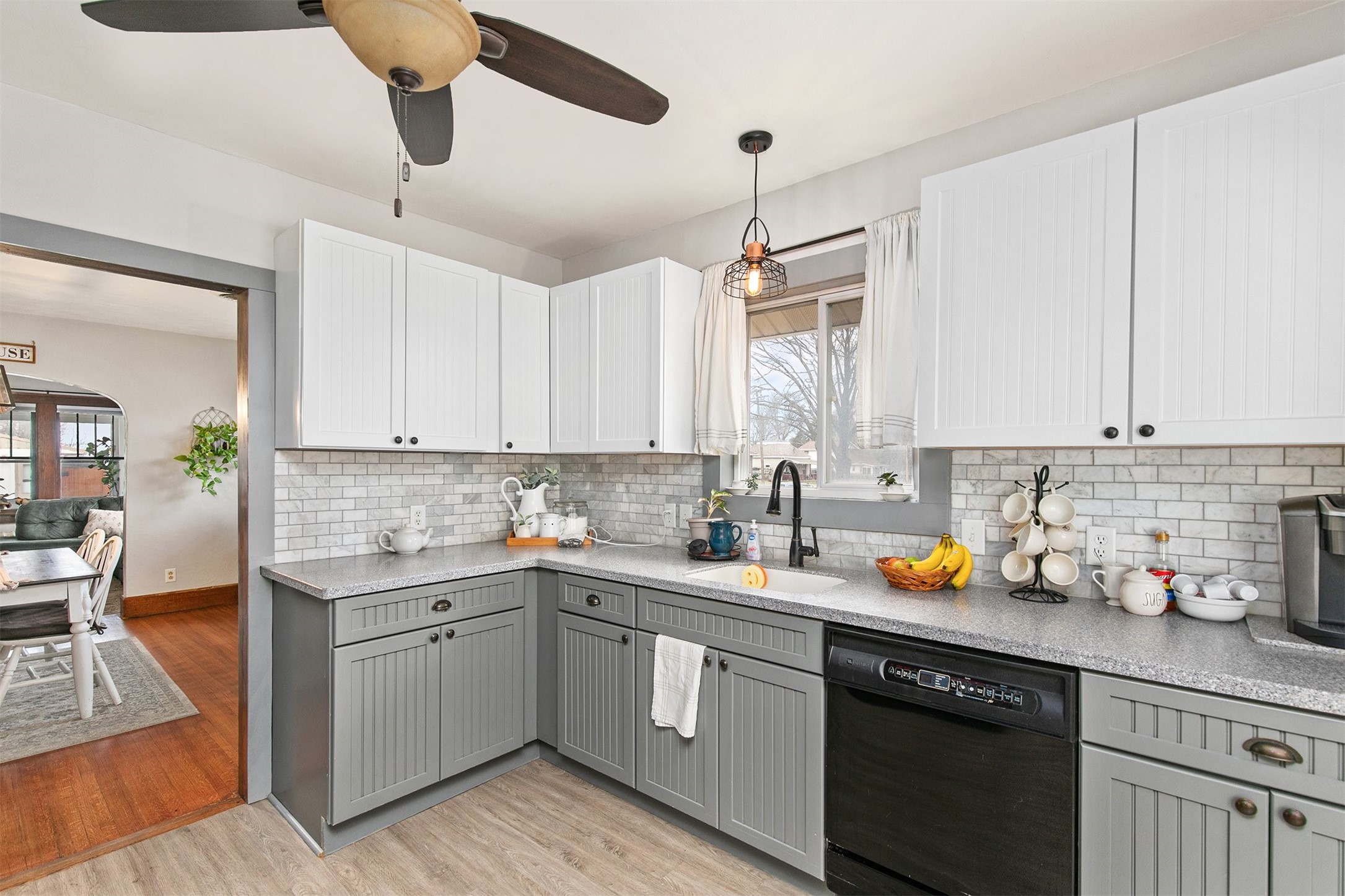 406 S Oak Park Avenue, Colfax, Iowa image 3