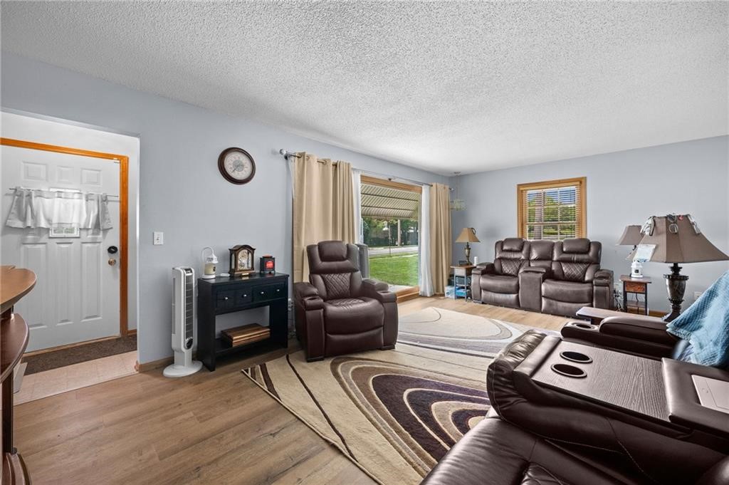 1623 E 33rd Street, Des Moines, Iowa image 4