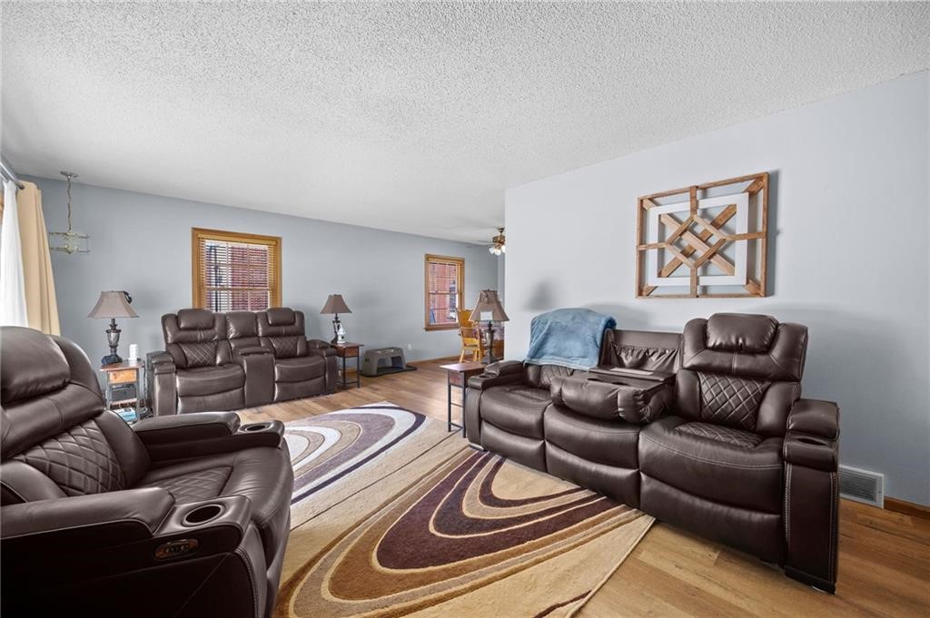 1623 E 33rd Street, Des Moines, Iowa image 3
