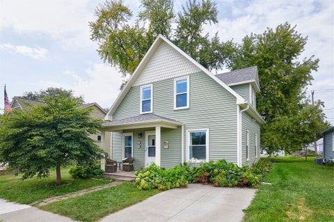 Homes For Sale - 504 SW Walnut Street<br/> Ankeny, IA 50023