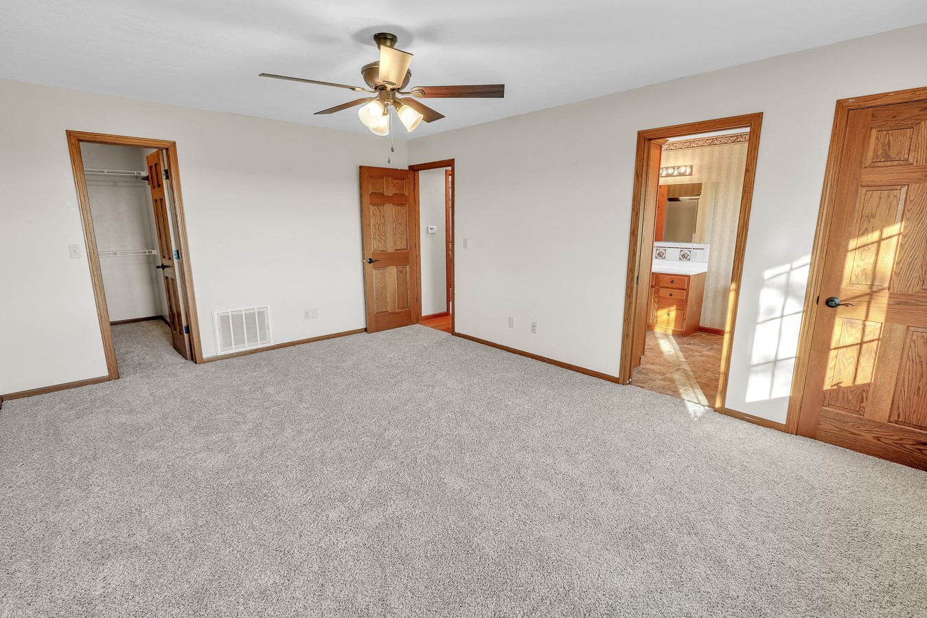 813 197th Place, Pella, Iowa image 16