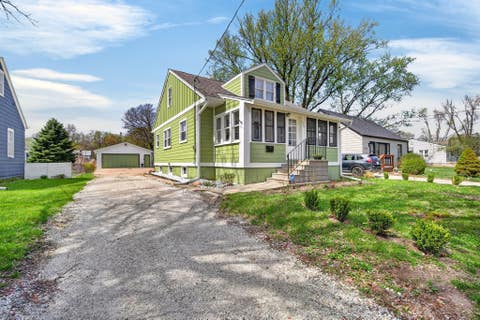 Homes For Sale - 528 13th Street<br/> West Des Moines, IA 50265