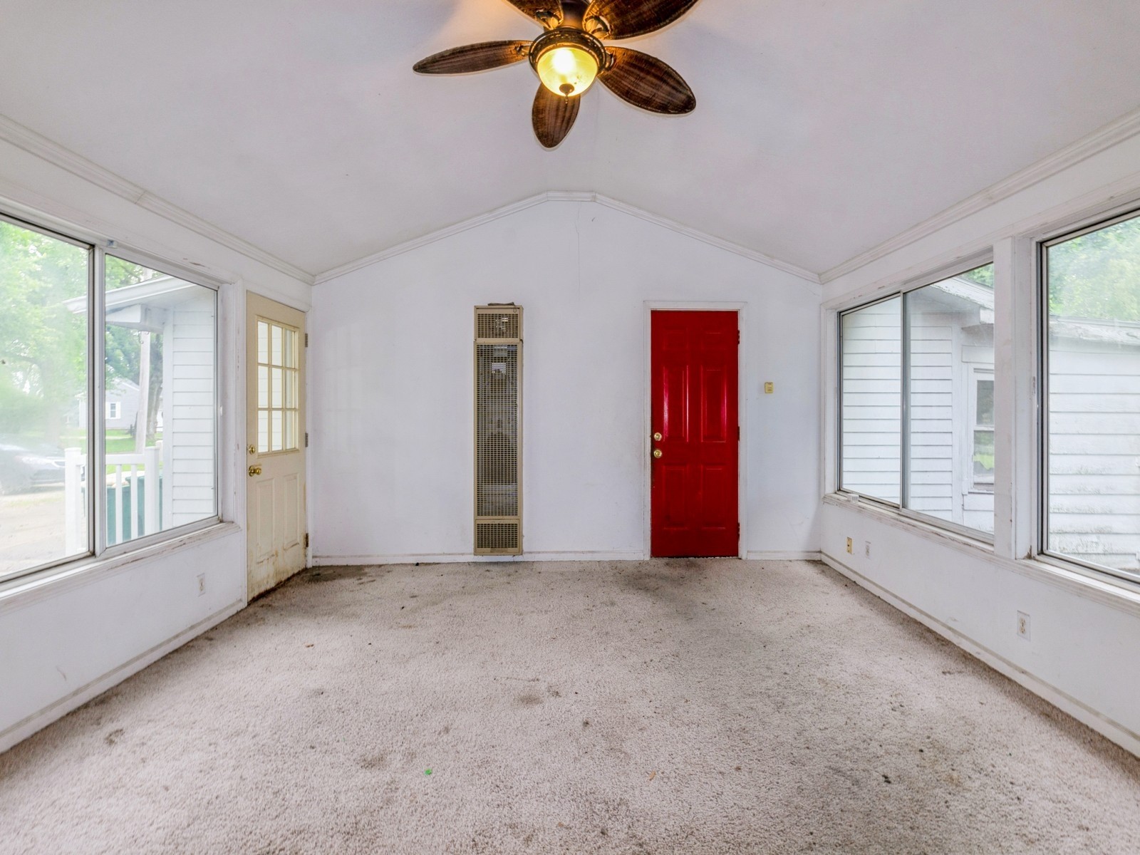 513 W Vine Street, Saint Charles, Iowa image 3