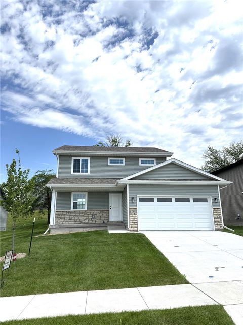 Homes For Sale - 701 W Wright Road<br/> Norwalk, IA 50211