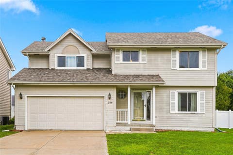 Homes For Sale - 1209 8th Avenue<br/> Altoona, IA 50009