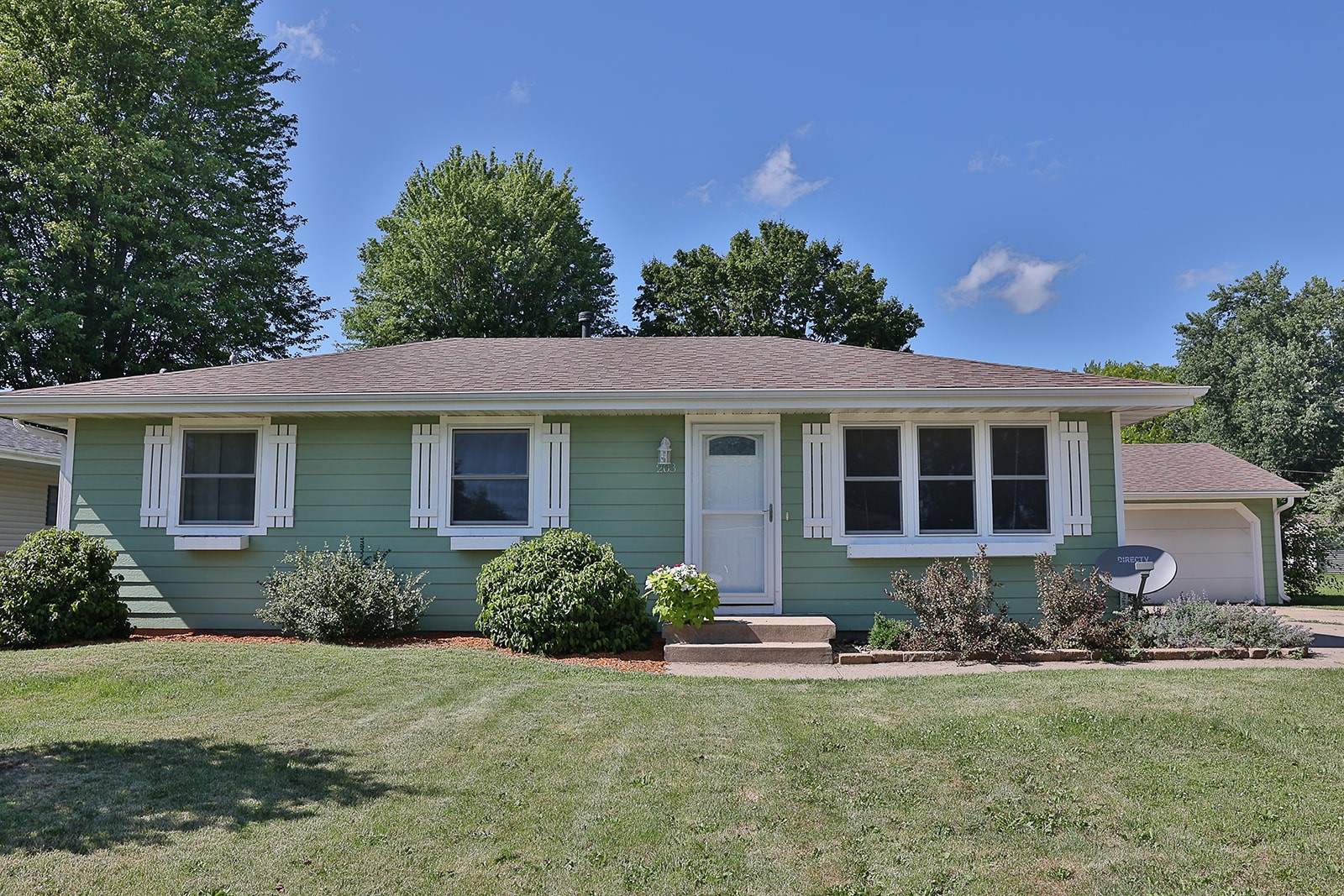 203 W Pleasant Street