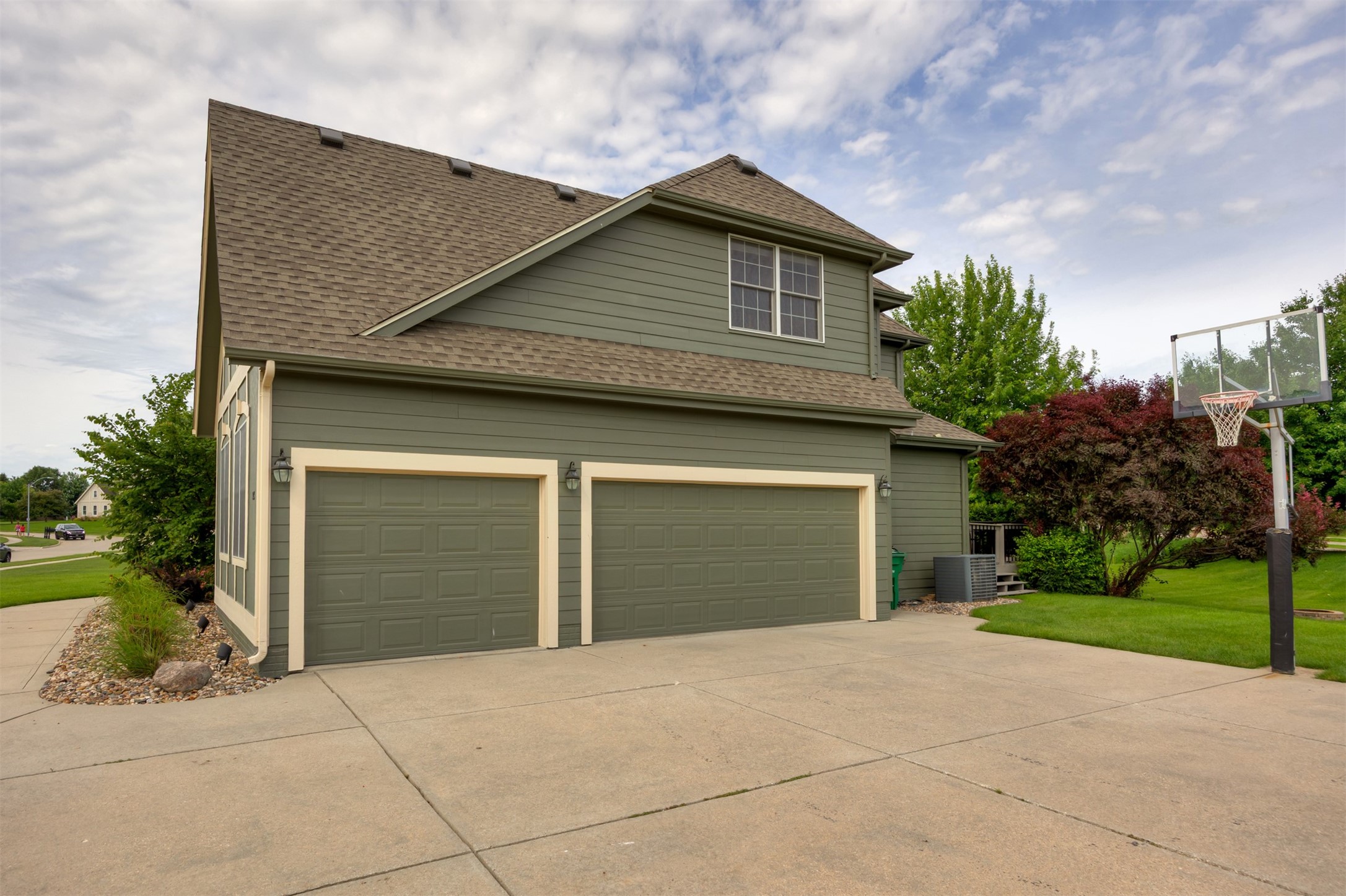 106 SW Stonegate Drive