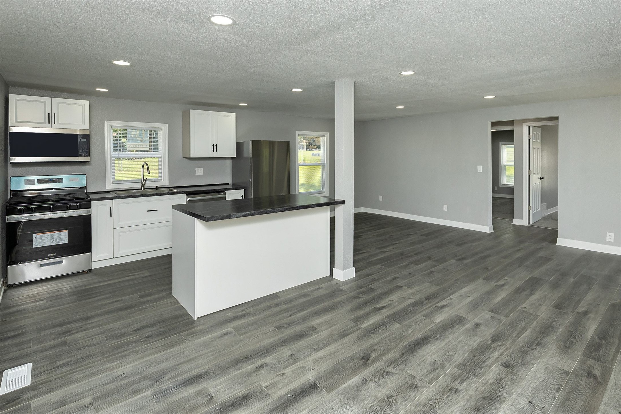 4212 SW 7th Street, Des Moines, Iowa image 4