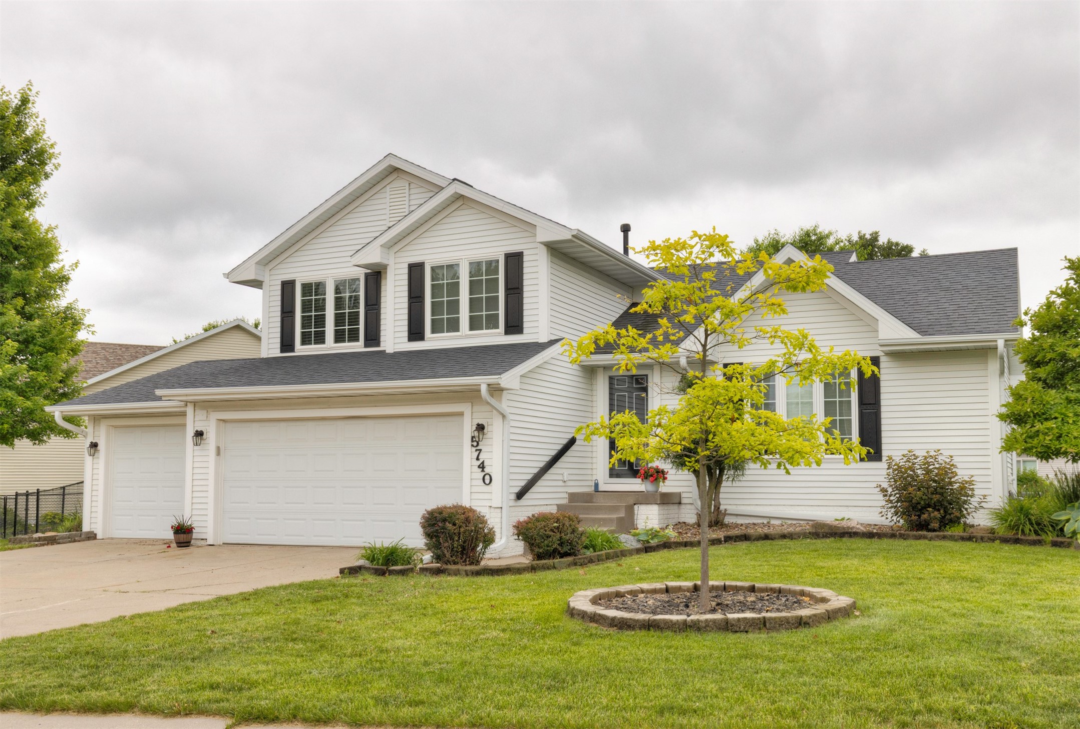 Photo 1 of 32 — 5740 NW 92nd Court, Johnston, IA 50131