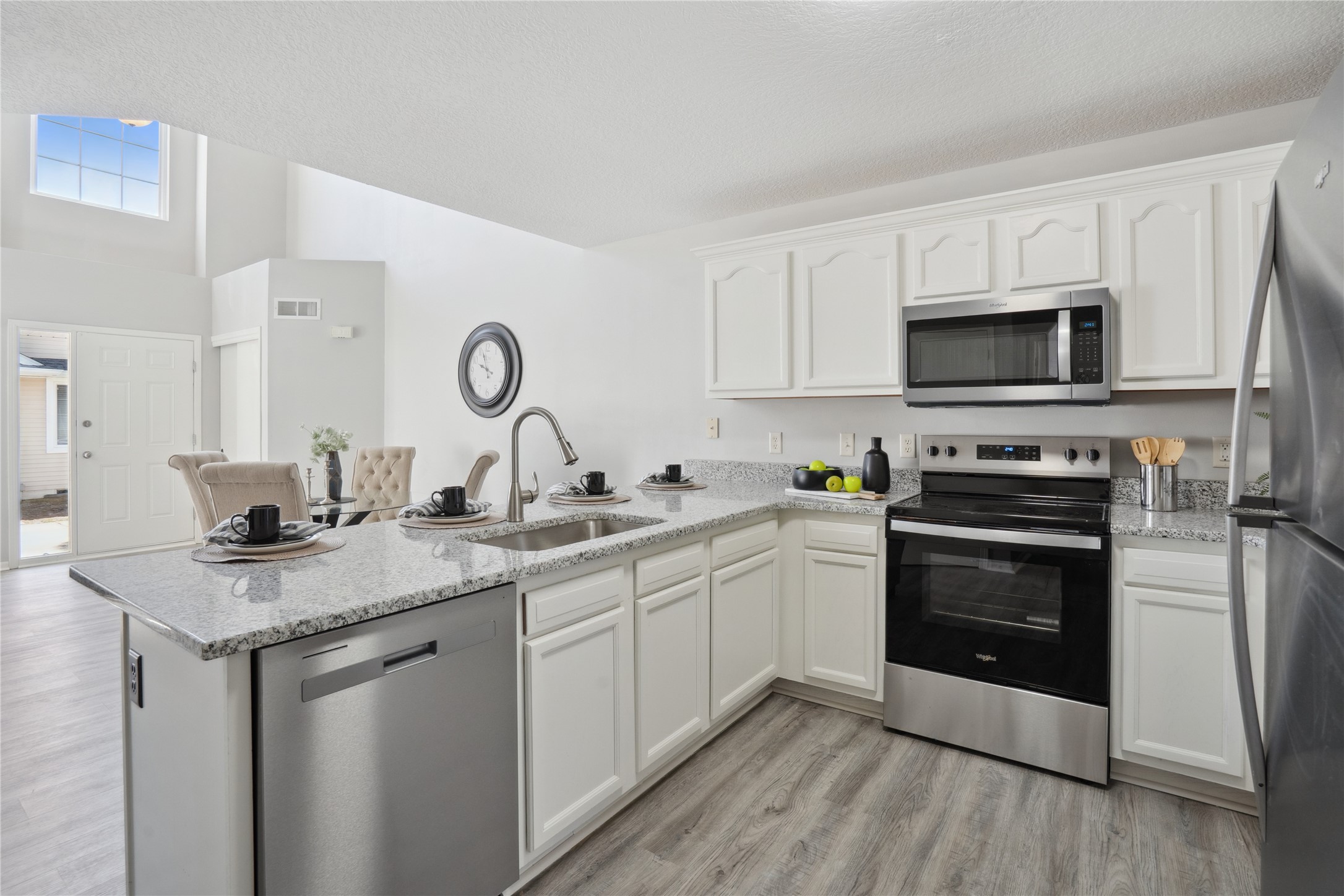 586 SE Williams Court, Waukee, Iowa image 8