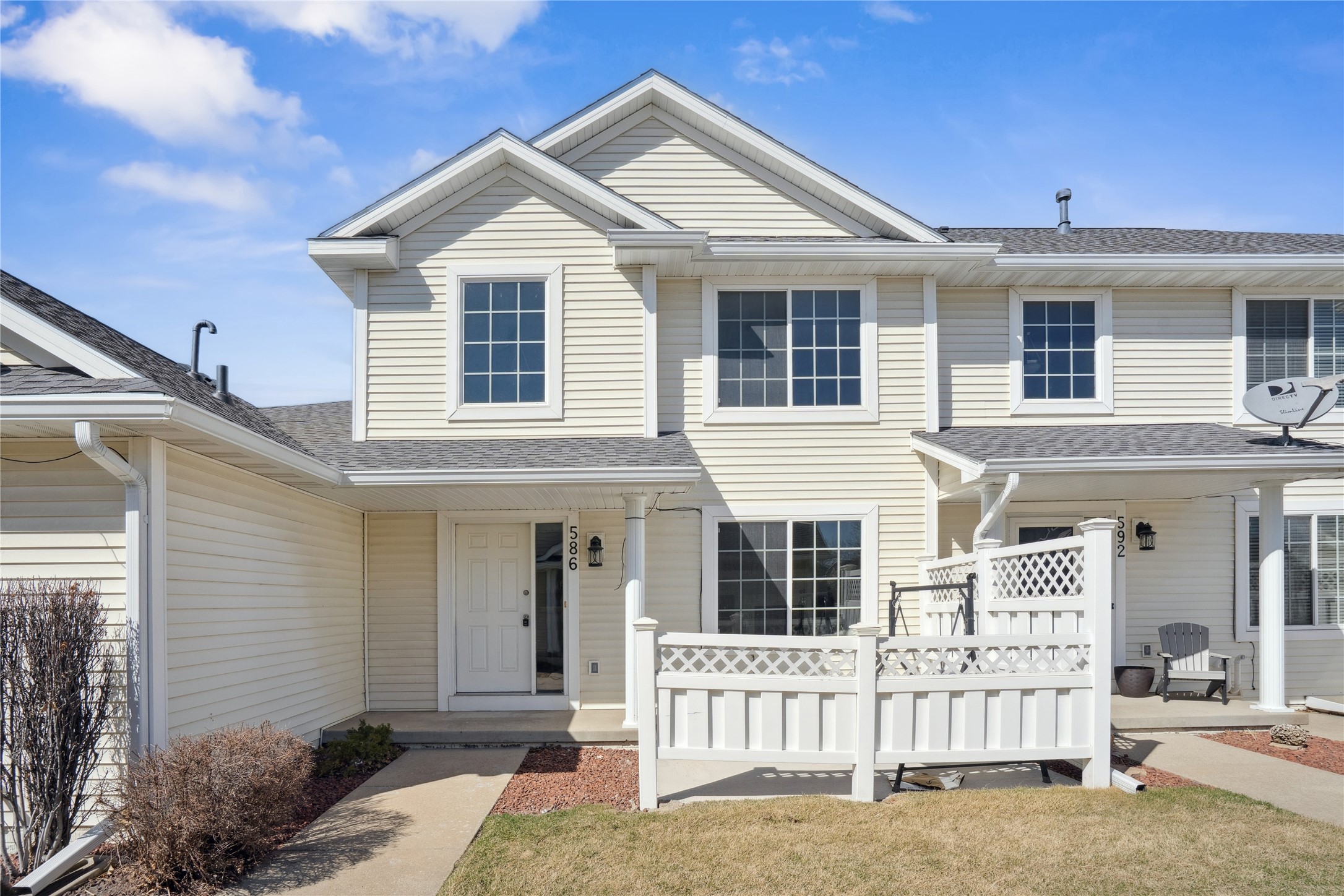 586 SE Williams Court, Waukee, Iowa image 1