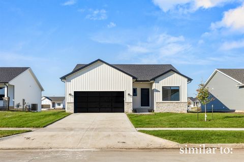 Homes For Sale - 580 NW Atlas Lane<br/> Dallas County, Waukee, IA 50263