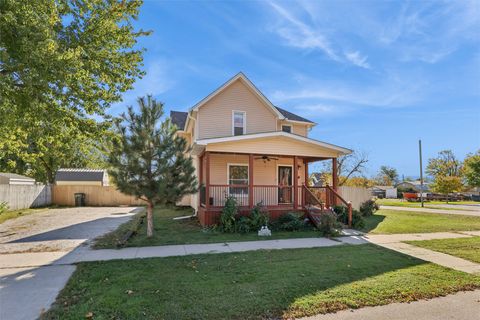 Homes For Sale - 107 W 5th Street<br/> Woodward, IA 50276