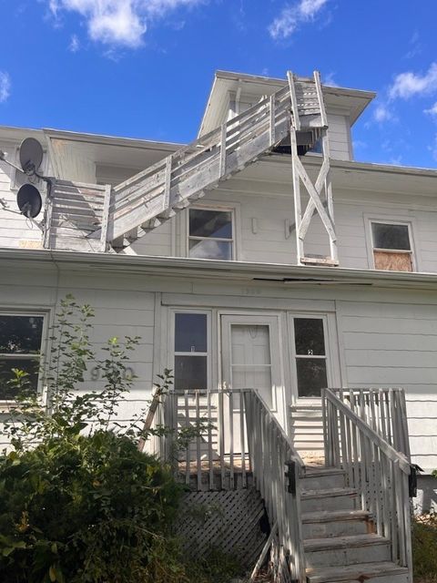 Single Family Residence in Des Moines IA 1900 Arlington Avenue.jpg