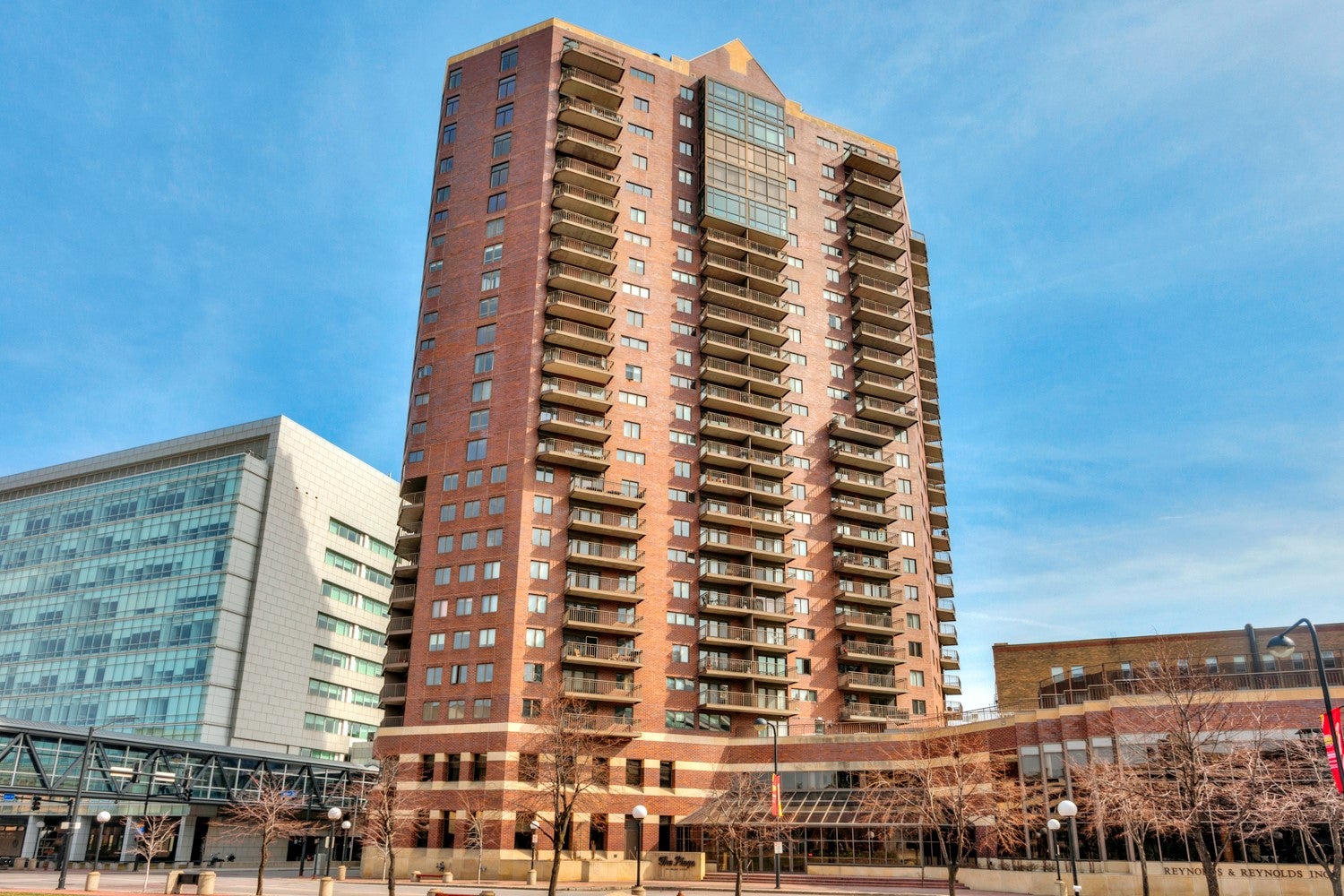 300 Walnut Street 2002