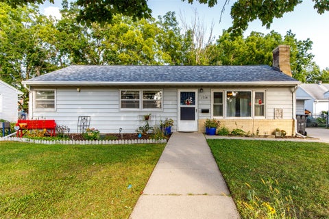 Homes For Sale - 1714 Douglas Avenue<br/> Ames, IA 50010