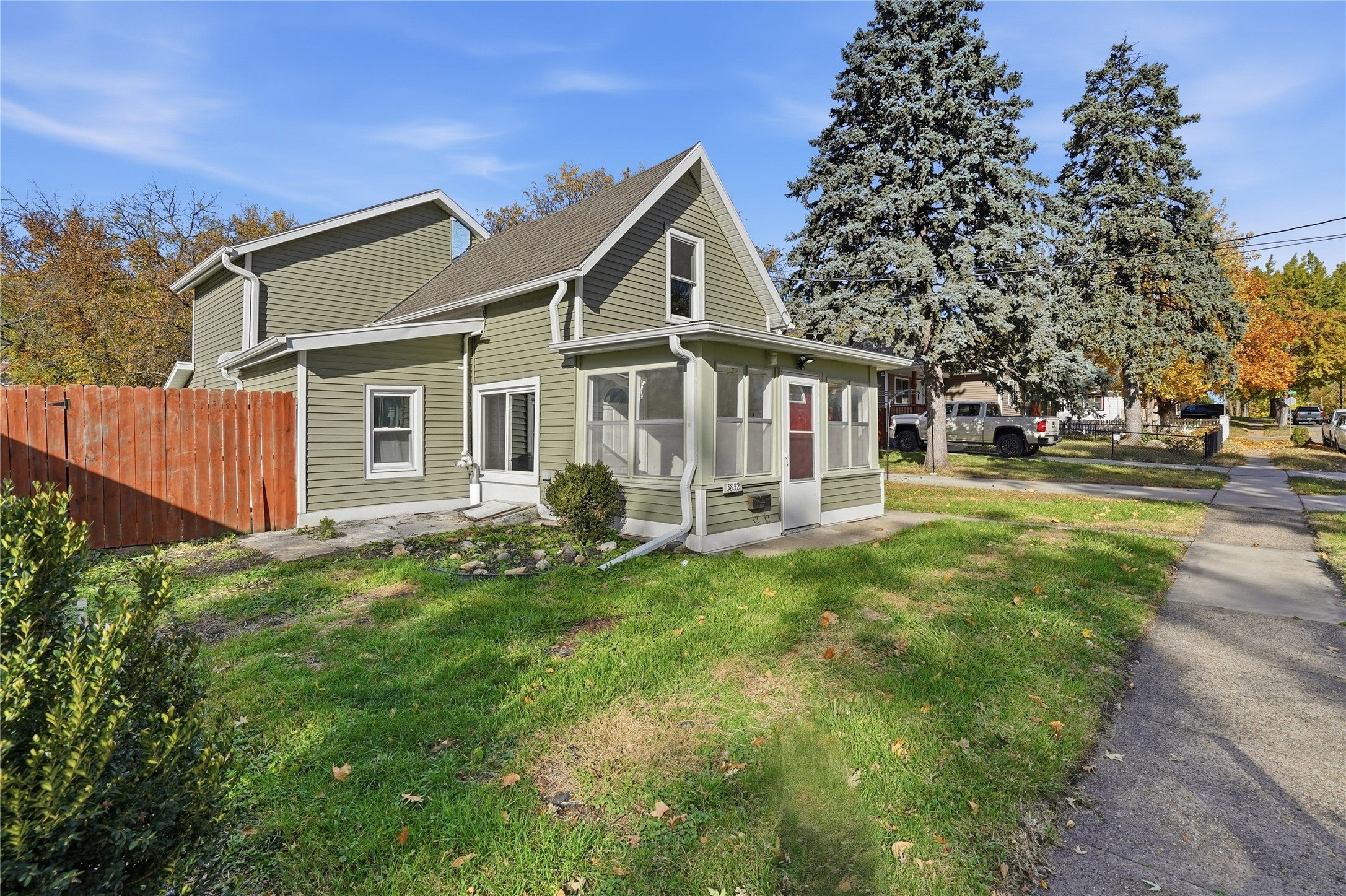 Photo 1 of 25 — 3832 13th Street, Des Moines, IA 50313