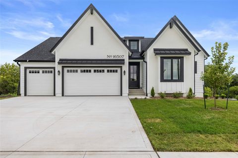 16507 Ironwood Lane Urbandale IA 50323