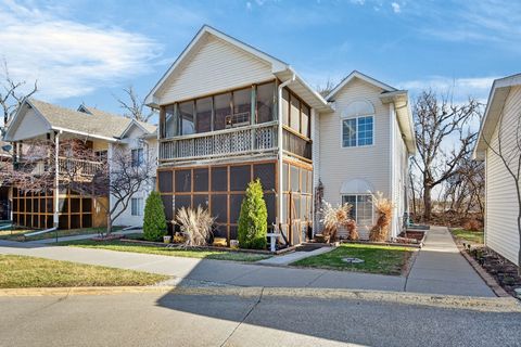 Condo For Sale - 2461 Patricia Drive #BLDG E<br/> Urbandale, IA 50322