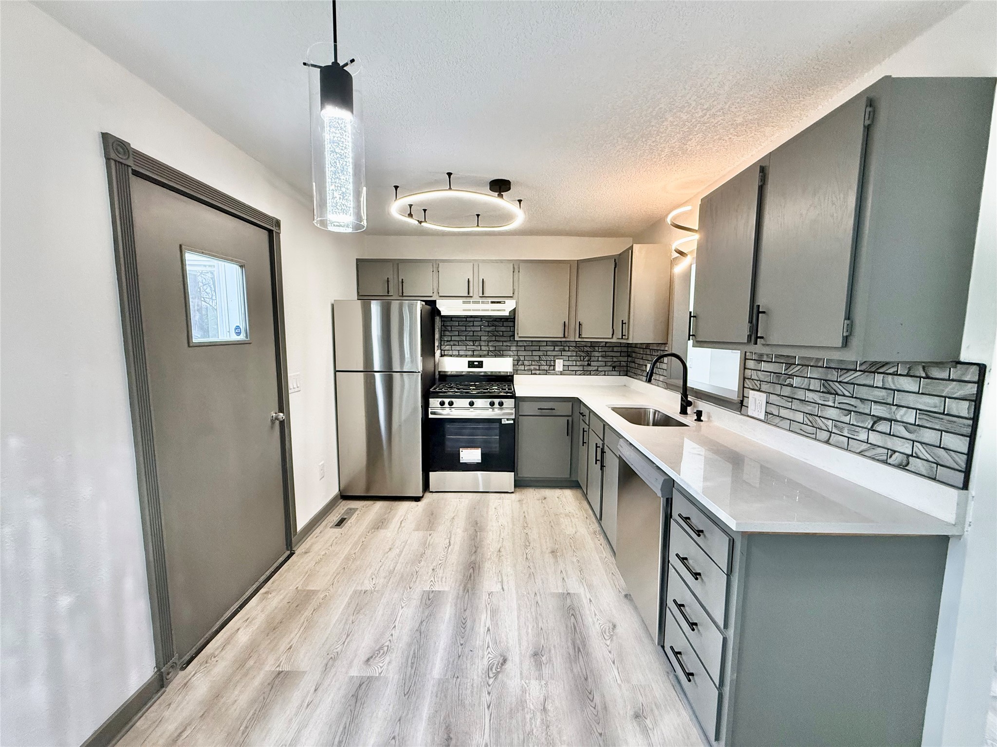 5403 SW 9th Street, Des Moines, Iowa image 4
