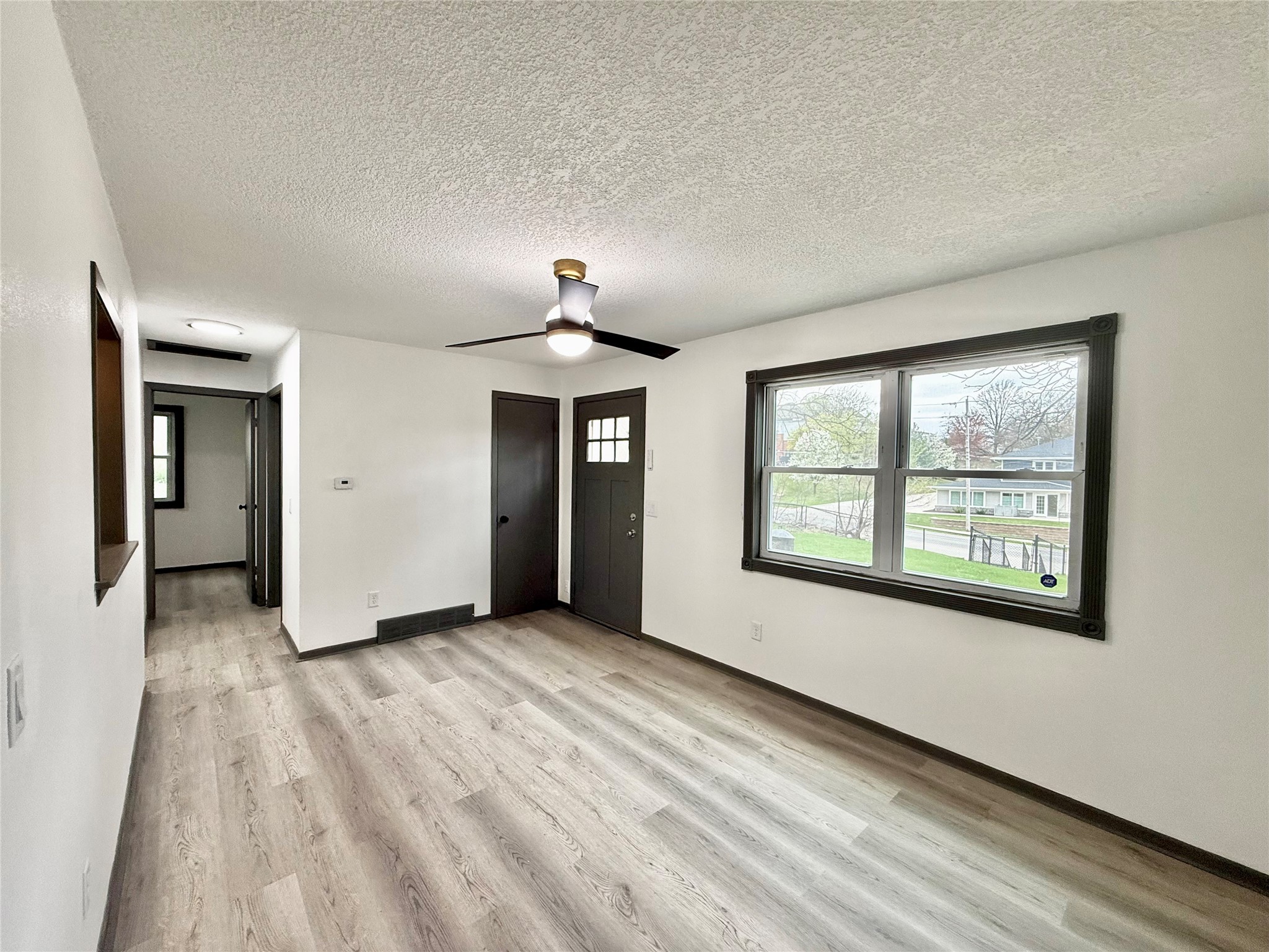 5403 SW 9th Street, Des Moines, Iowa image 5