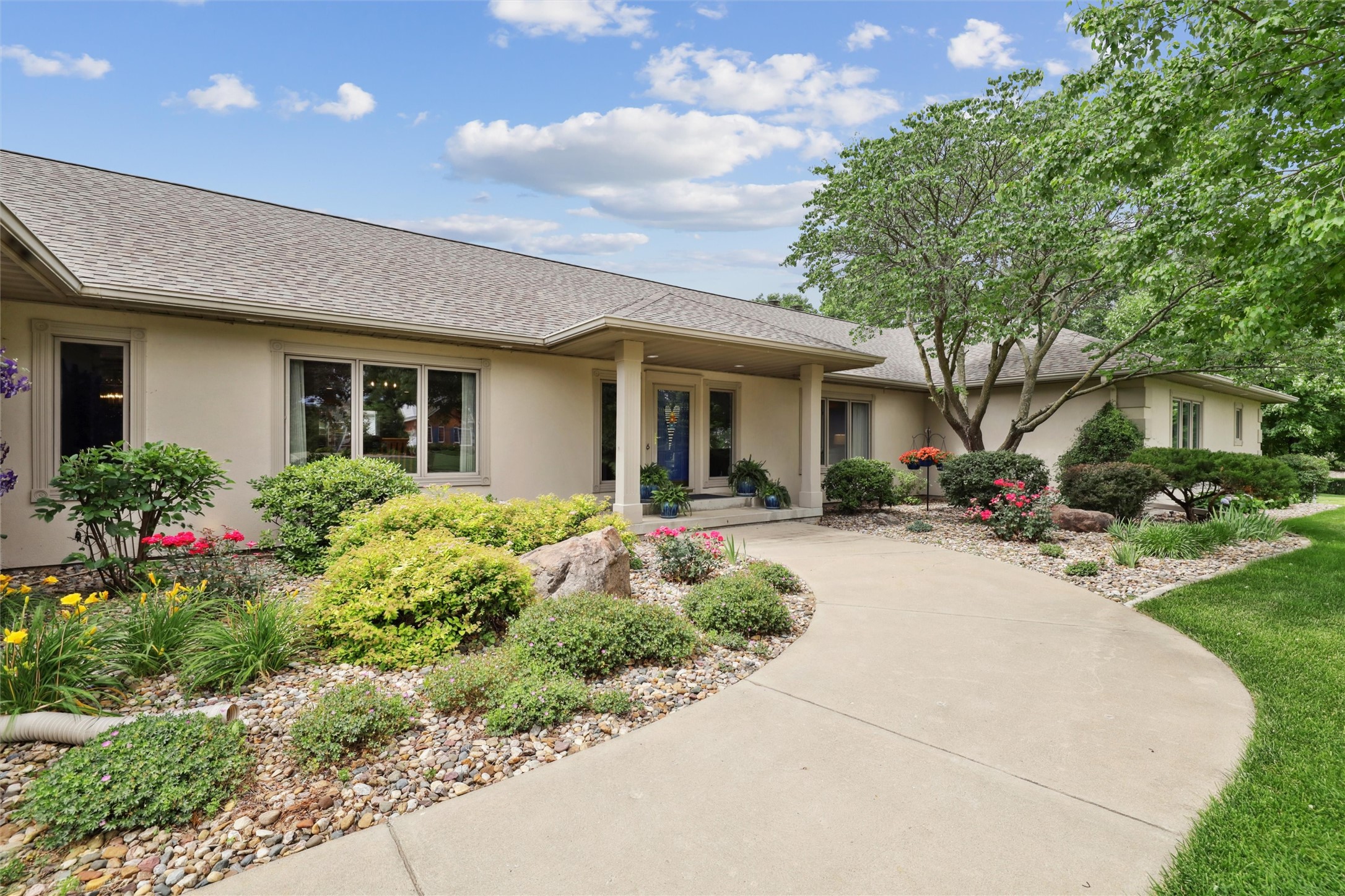 4416 Oakwood Lane