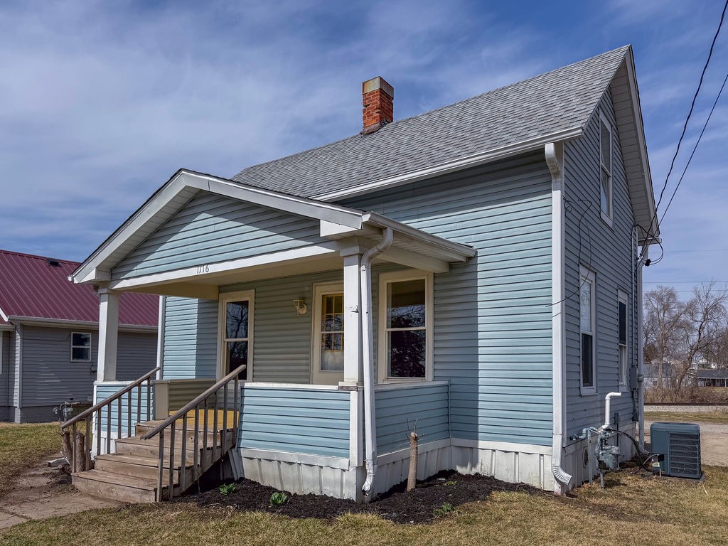 1116 1st Avenue, Newton, Iowa image 1