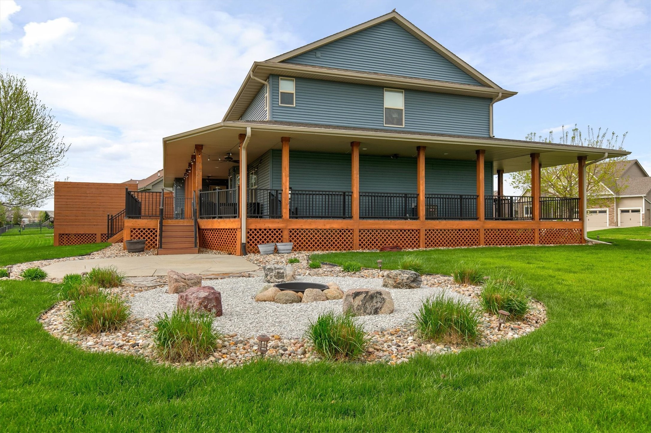 1807 NW Norton Court