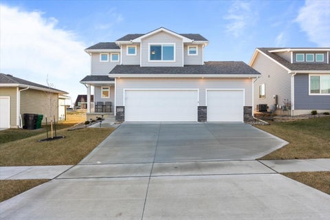 Homes For Sale - 4207 NW 12th Street<br/> Ankeny, IA 50023