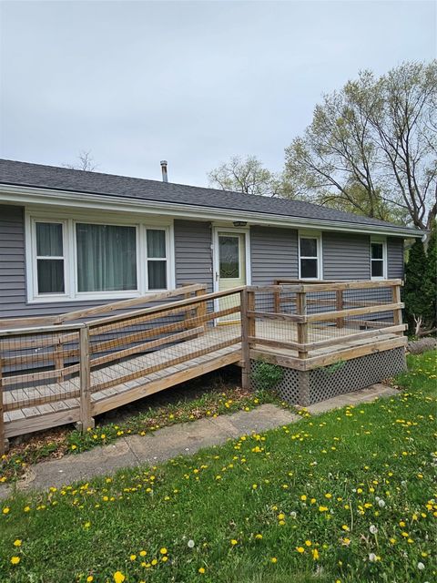 Homes For Sale - 408 Maple Street<br/> De Soto, IA 50069