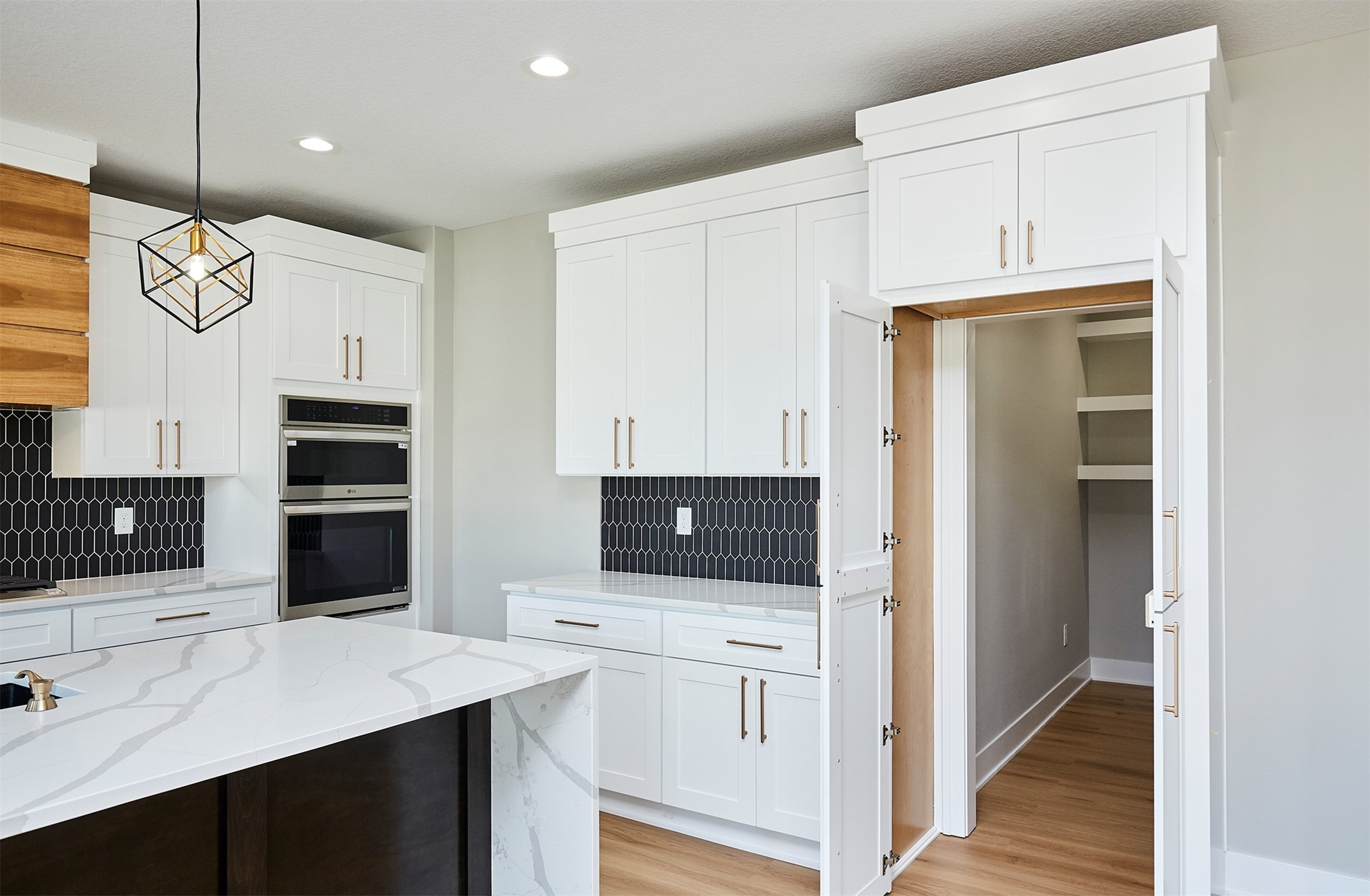 17311 North Valley Drive, Urbandale, Iowa image 13