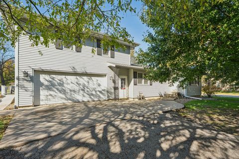 Homes For Sale - 702 10th Avenue<br/> Sully, IA 50251