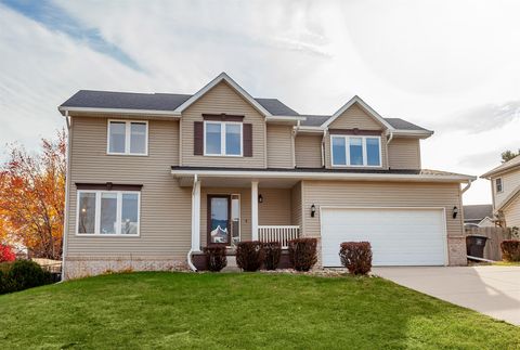 2617 Driftwood Avenue Des Moines IA 50320