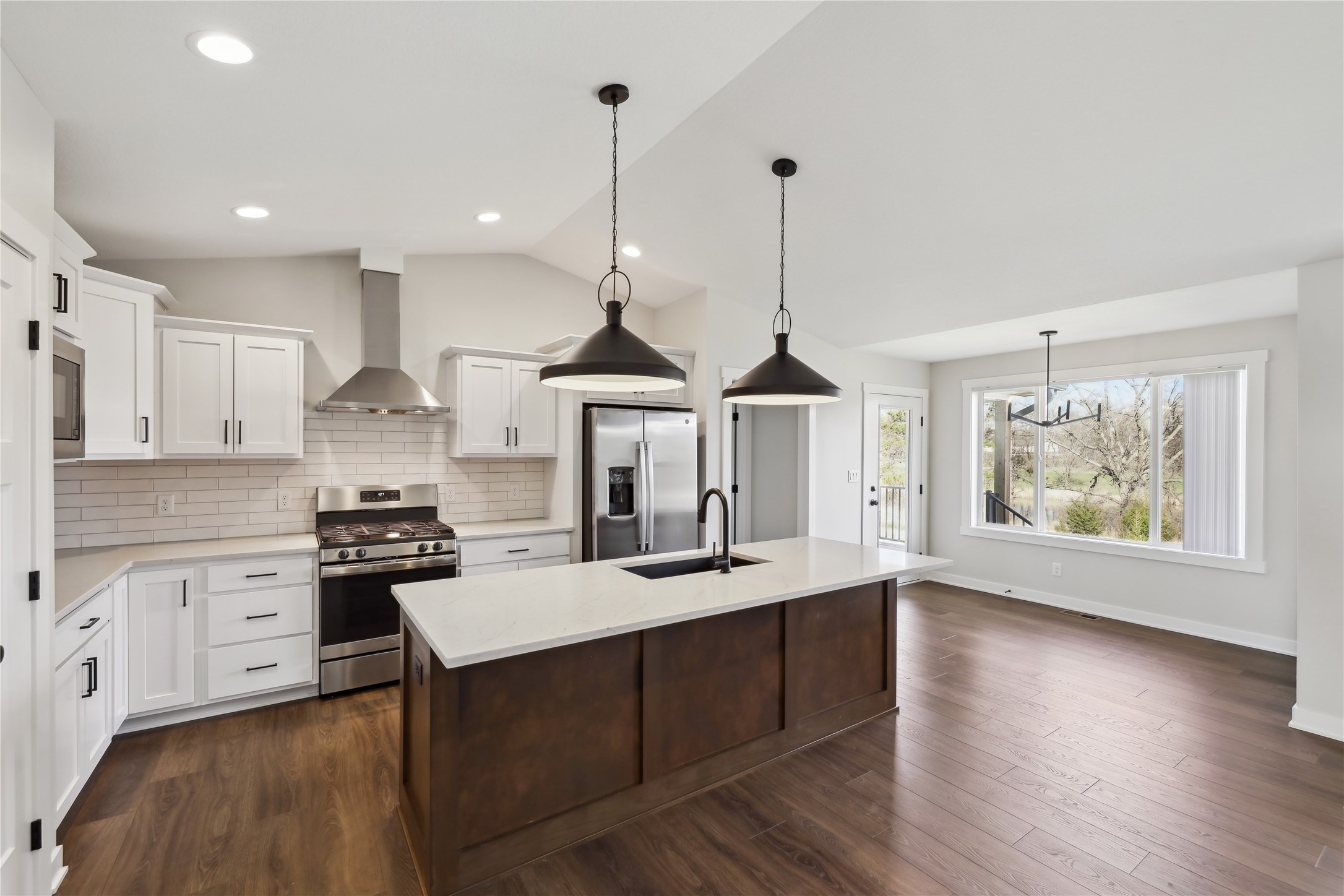 375 NE 61st Street, Pleasant Hill, Iowa image 3