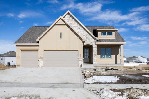 Homes For Sale - 2603 10th Avenue<br/> Altoona, IA 50009