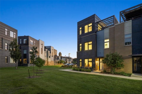 Condo For Sale - 841 E 2nd Street<br/> Des Moines, IA 50309