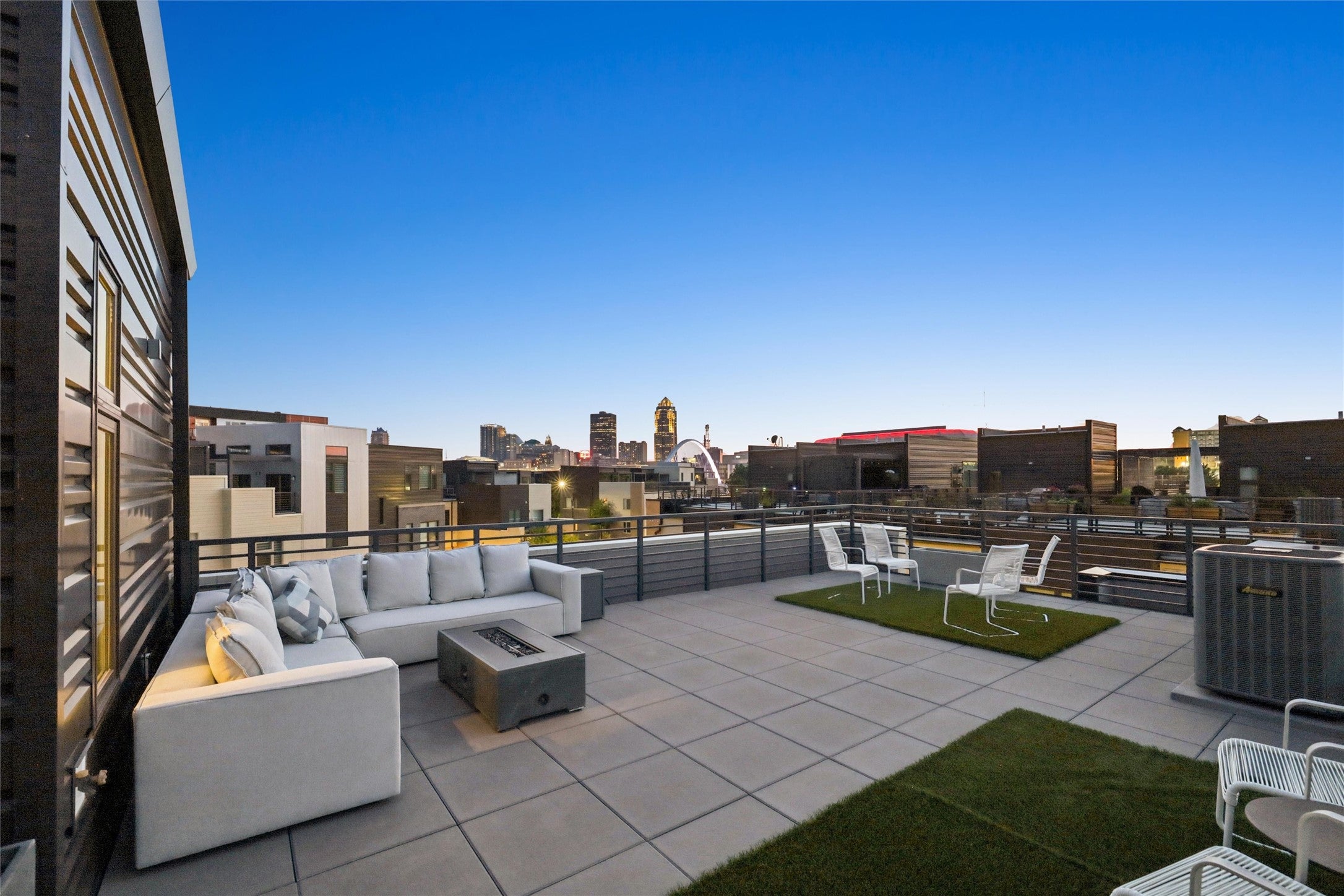 841 E 2nd Street